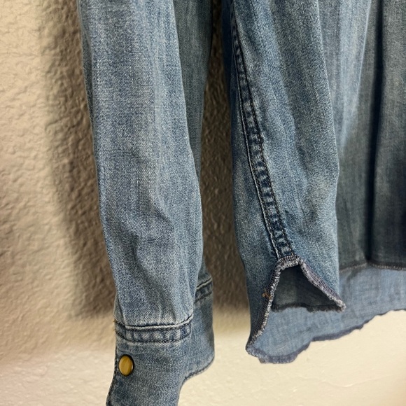 COPY - Uniquely Embroidered Denim Shirt - Picture 4 of 4